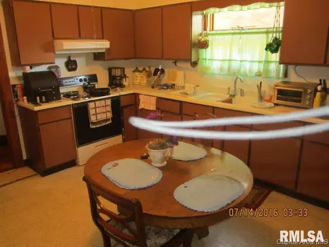 713 N 5th, Springfield, IL 62702 photo 9