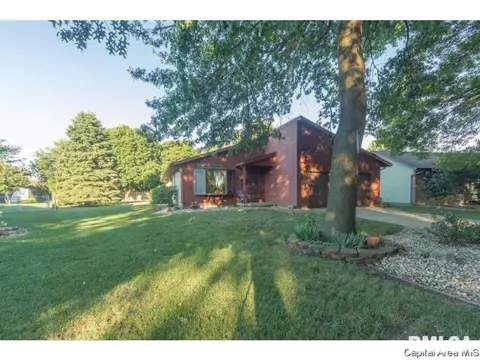 4 S Red Oak Ln, Springfield, IL 62712 photo 2