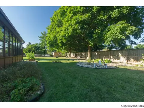 4 S Red Oak Ln, Springfield, IL 62712 photo 25
