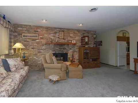 4 S Red Oak Ln, Springfield, IL 62712 photo 8