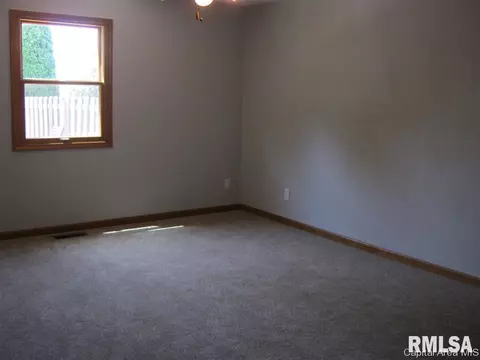 3100 Cascade Dr, Springfield, IL 62704 photo 8