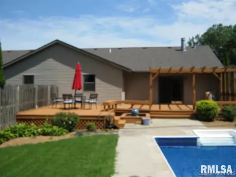 3100 Cascade Dr, Springfield, IL 62704 photo 2