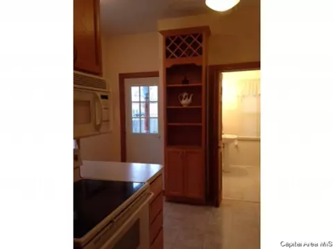 526 S Douglas, Springfield, IL 62704 photo 9