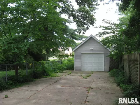 526 S Douglas, Springfield, IL 62704 photo 25