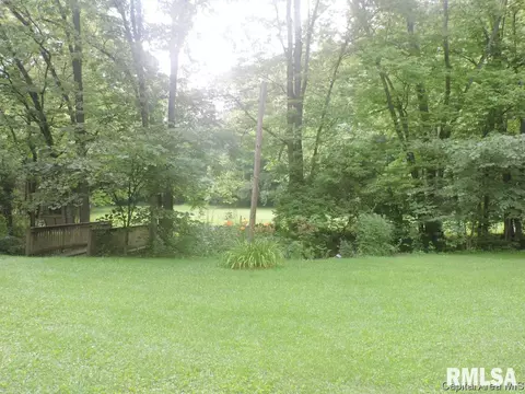 406 W Eureka St, Athens, IL 62613 photo 7