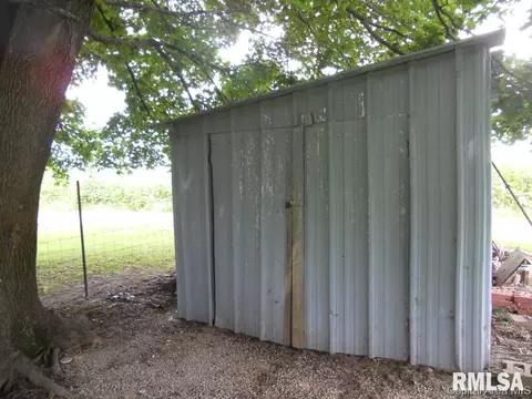 1786 Berwick Rd, Abingdon, IL 61410 photo 21