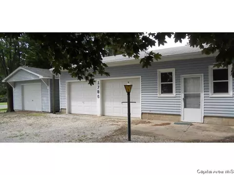 1786 Berwick Rd, Abingdon, IL 61410 photo 3