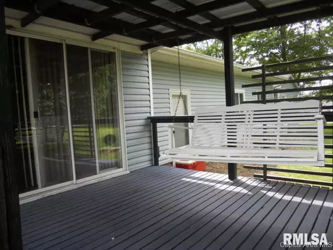1786 Berwick Rd, Abingdon, IL 61410 photo 4