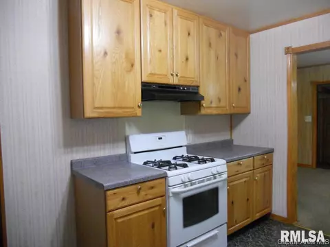 1786 Berwick Rd, Abingdon, IL 61410 photo 6
