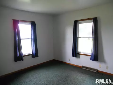 1786 Berwick Rd, Abingdon, IL 61410 photo 14