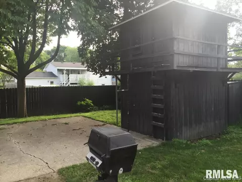 209 Quarterstaff Rd, Springfield, IL 62704 photo 15