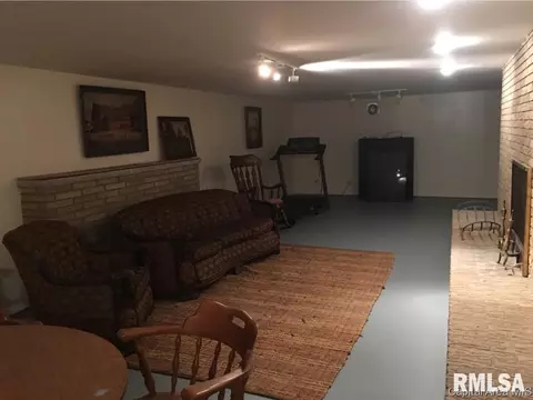 521 W Maple, Springfield, IL 62702 photo 17