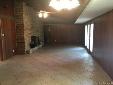 521 W Maple, Springfield, IL 62702 photo 4
