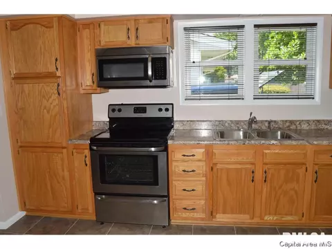16 Bel Aire Dr, Springfield, IL 62703 photo 7