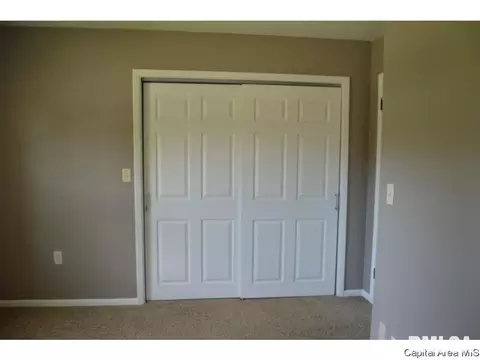 16 Bel Aire Dr, Springfield, IL 62703 photo 9