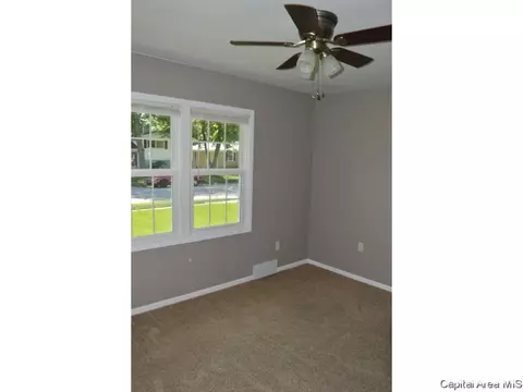 16 Bel Aire Dr, Springfield, IL 62703 photo 8