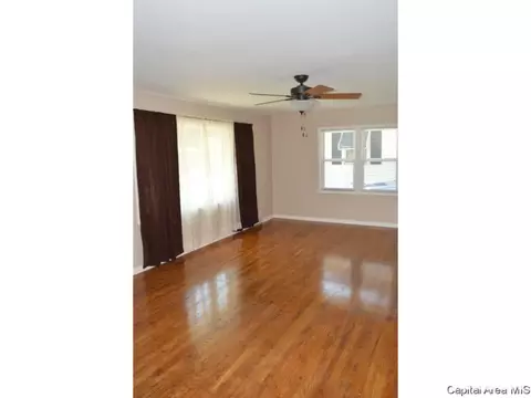 16 Bel Aire Dr, Springfield, IL 62703 photo 2