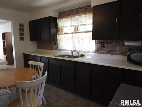 2416 Hedge Ln, Springfield, IL 62707 photo 9