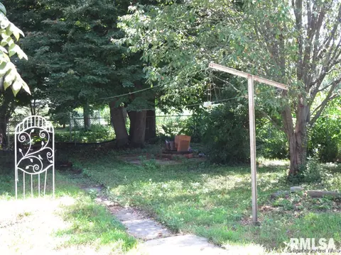 2416 Hedge Ln, Springfield, IL 62707 photo 5