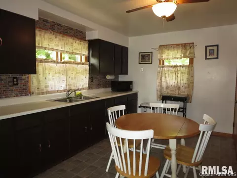 2416 Hedge Ln, Springfield, IL 62707 photo 8
