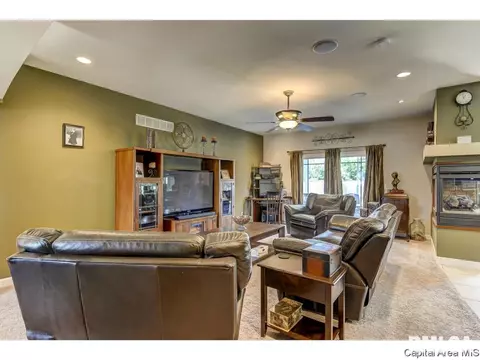 1001 Latigo Ln, Springfield, IL 62712 photo 6