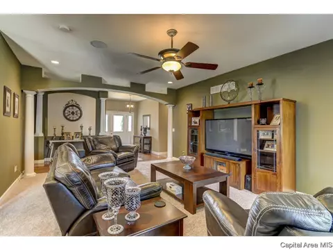1001 Latigo Ln, Springfield, IL 62712 photo 4