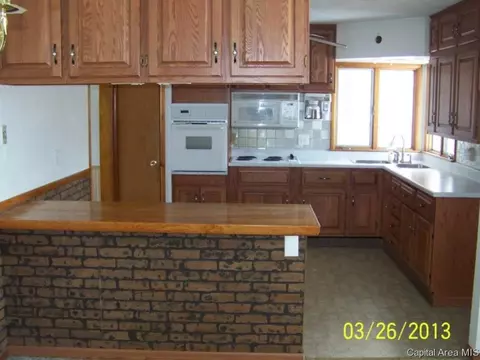 109 N Yates, Alpha, IL 61413 photo 4
