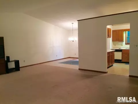 800 Diane Ct, Springfield, IL 62702 photo 3