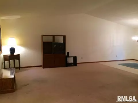 800 Diane Ct, Springfield, IL 62702 photo 4