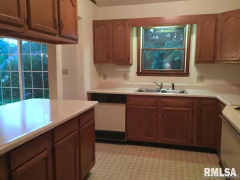800 Diane Ct, Springfield, IL 62702 photo 11