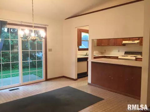800 Diane Ct, Springfield, IL 62702 photo 10