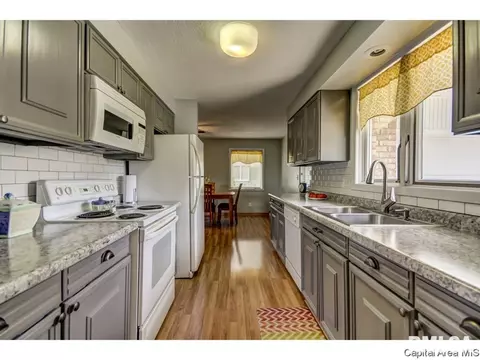 2308 Grinnell Dr, Springfield, IL 62704 photo 10