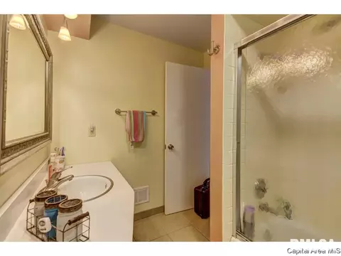 2308 Grinnell Dr, Springfield, IL 62704 photo 21