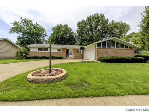 2308 Grinnell Dr, Springfield, IL 62704 photo 2