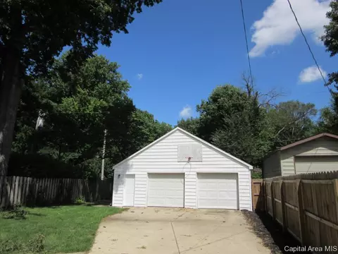 1526 Bates Ave, Springfield, IL 62704 photo 4
