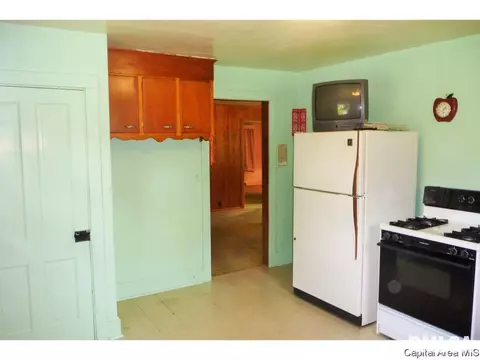 229 E Burch St, Wataga, IL 61488 photo 6