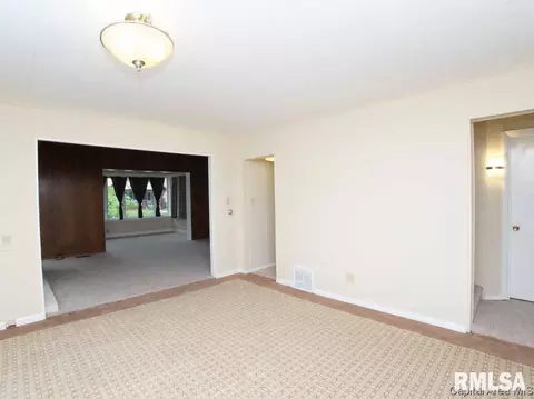 705 W Vine St, Springfield, IL 62704 photo 11