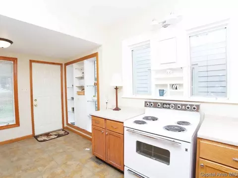 705 W Vine St, Springfield, IL 62704 photo 13