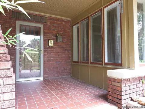 705 W Vine St, Springfield, IL 62704 photo 4