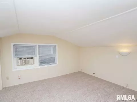 705 W Vine St, Springfield, IL 62704 photo 26