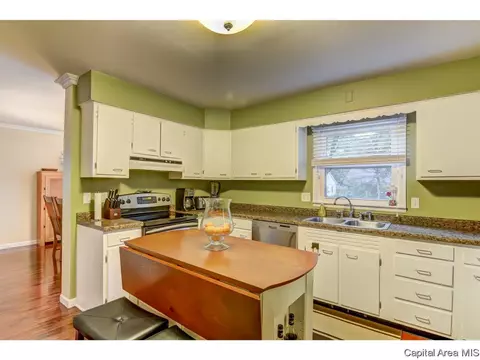 2328 S Bates Ave, Springfield, IL 62704 photo 4