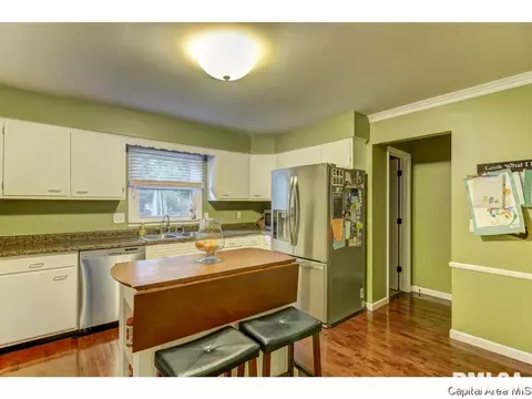 2328 S Bates Ave, Springfield, IL 62704 photo 3