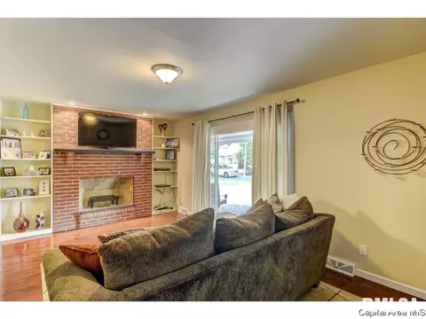 2328 S Bates Ave, Springfield, IL 62704 photo 16