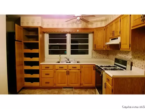 3305 Moorgate Dr, Springfield, IL 62703 photo 3