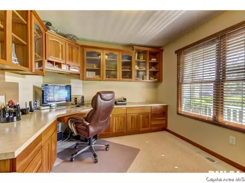 3109 Red Oak Ln, Springfield, IL 62712 photo 5
