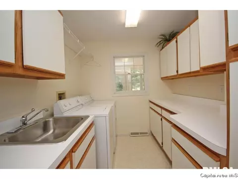 2304 Sylvan Rd, Springfield, IL 62704 photo 10