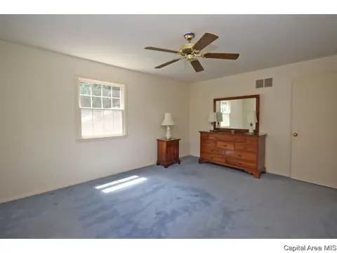 2304 Sylvan Rd, Springfield, IL 62704 photo 17
