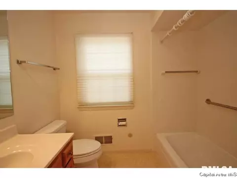 2304 Sylvan Rd, Springfield, IL 62704 photo 27