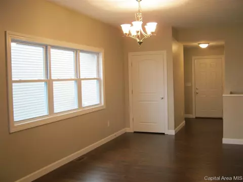 4621 Thompson Rd, Springfield, IL 62711 photo 6