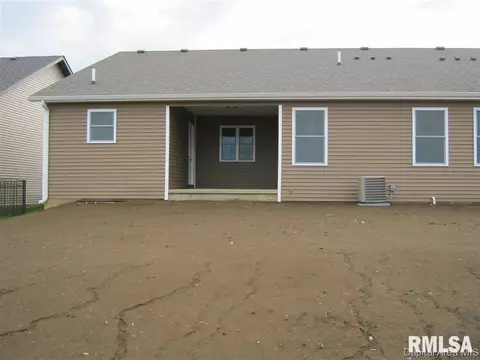 4621 Thompson Rd, Springfield, IL 62711 photo 2